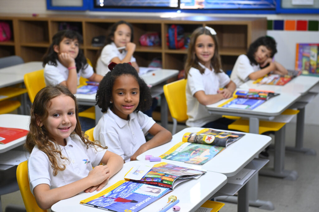 Crianças em sala de aula